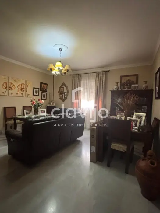 Piso en venta en Calle del Canónigo Álvarez Talaverón, cerca de Calle de la Begonia